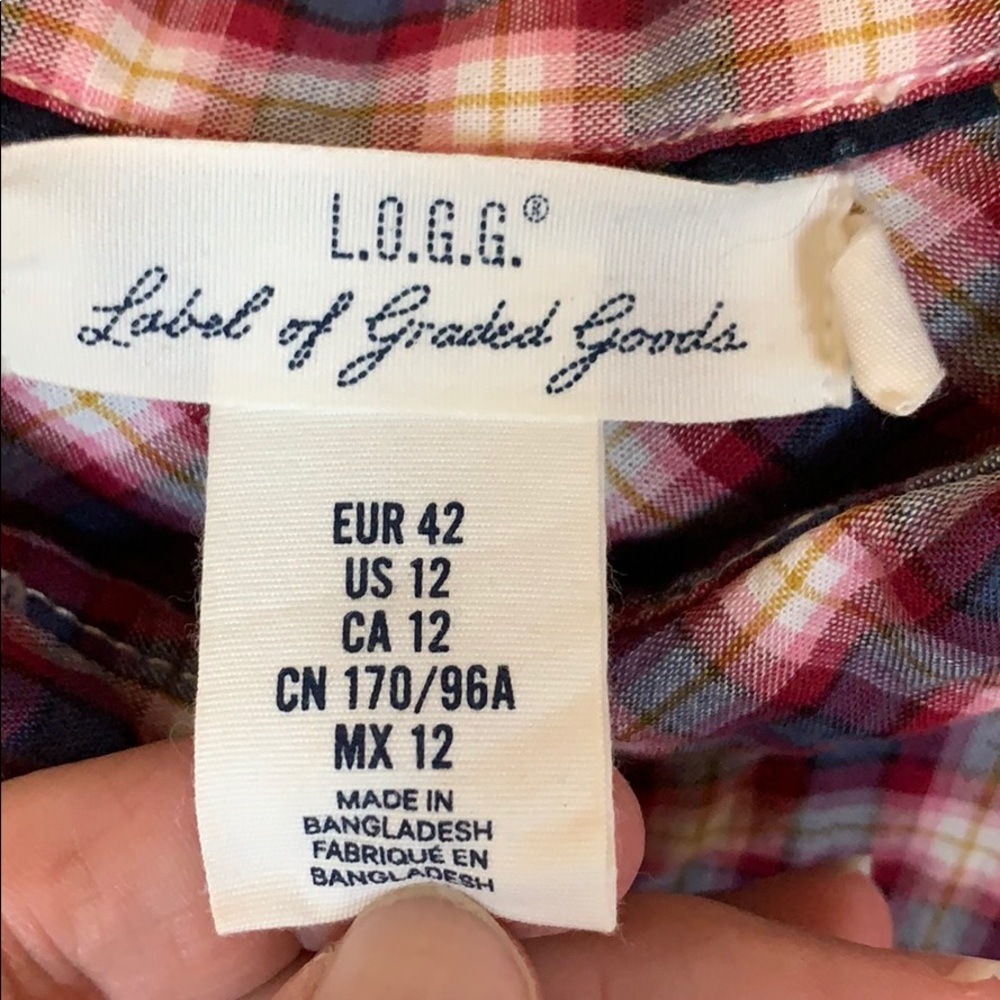 Ladies casual button down - Picture 2 of 6